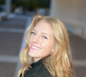Lauren Marie smiling, holistic health advocate and recipe creator at Lauren Marie Health